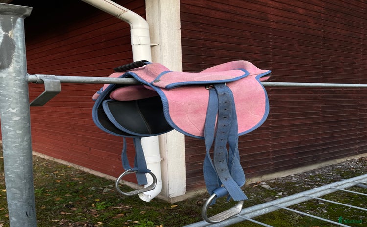 Sadlar hästutrustning till salu i Kramfors - Annons 5