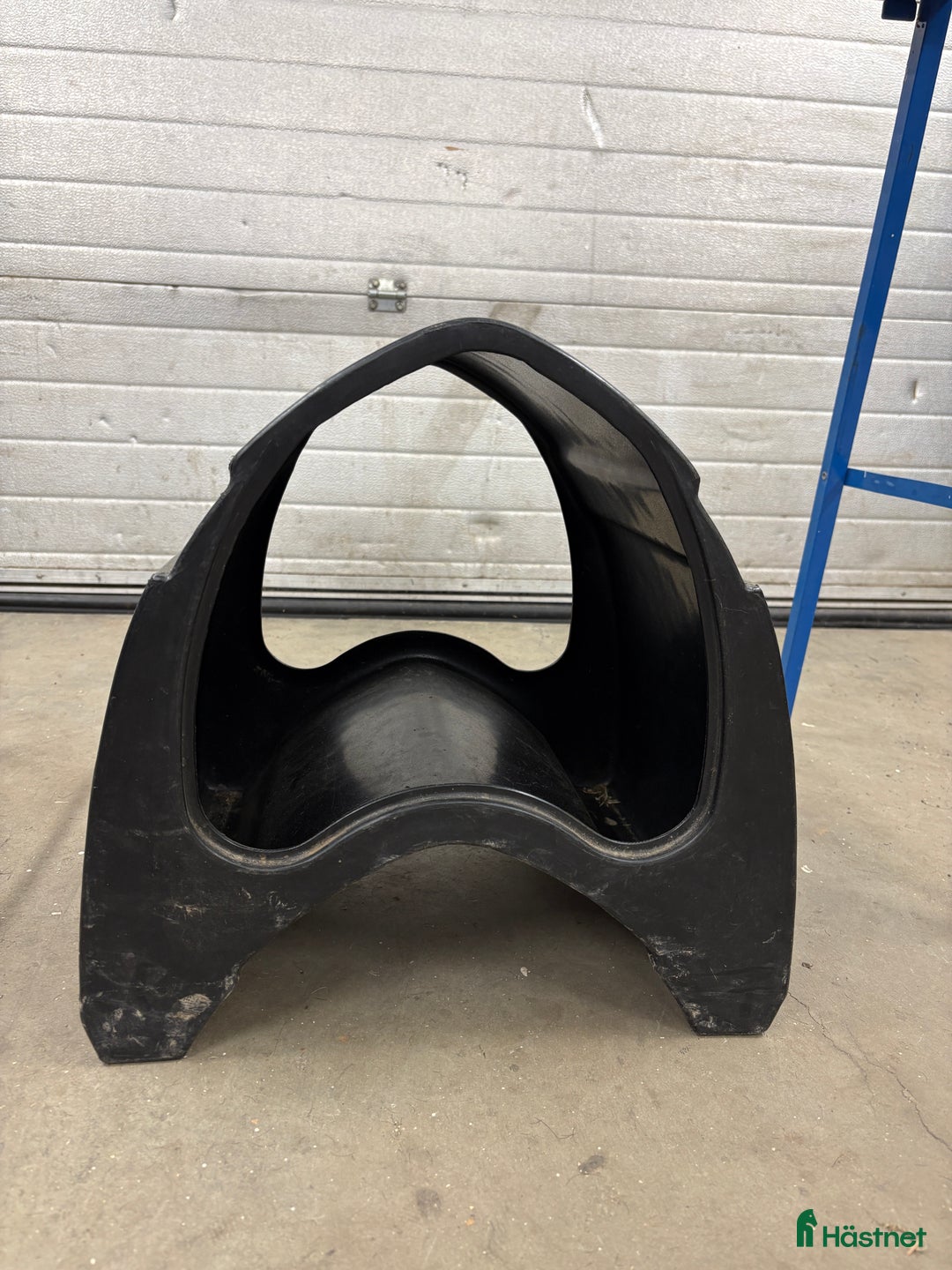 Övrig Hästutrustning hästutrustning till salu: Sadelbock i plast med förvaring i Täby - Annons 2