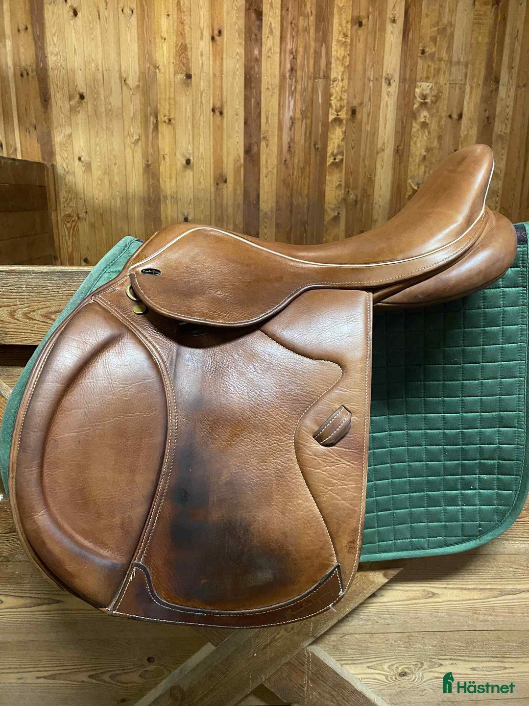 Sadlar hästutrustning till salu: Santa cruz hoppsadel i Närkesberg - Annons 2