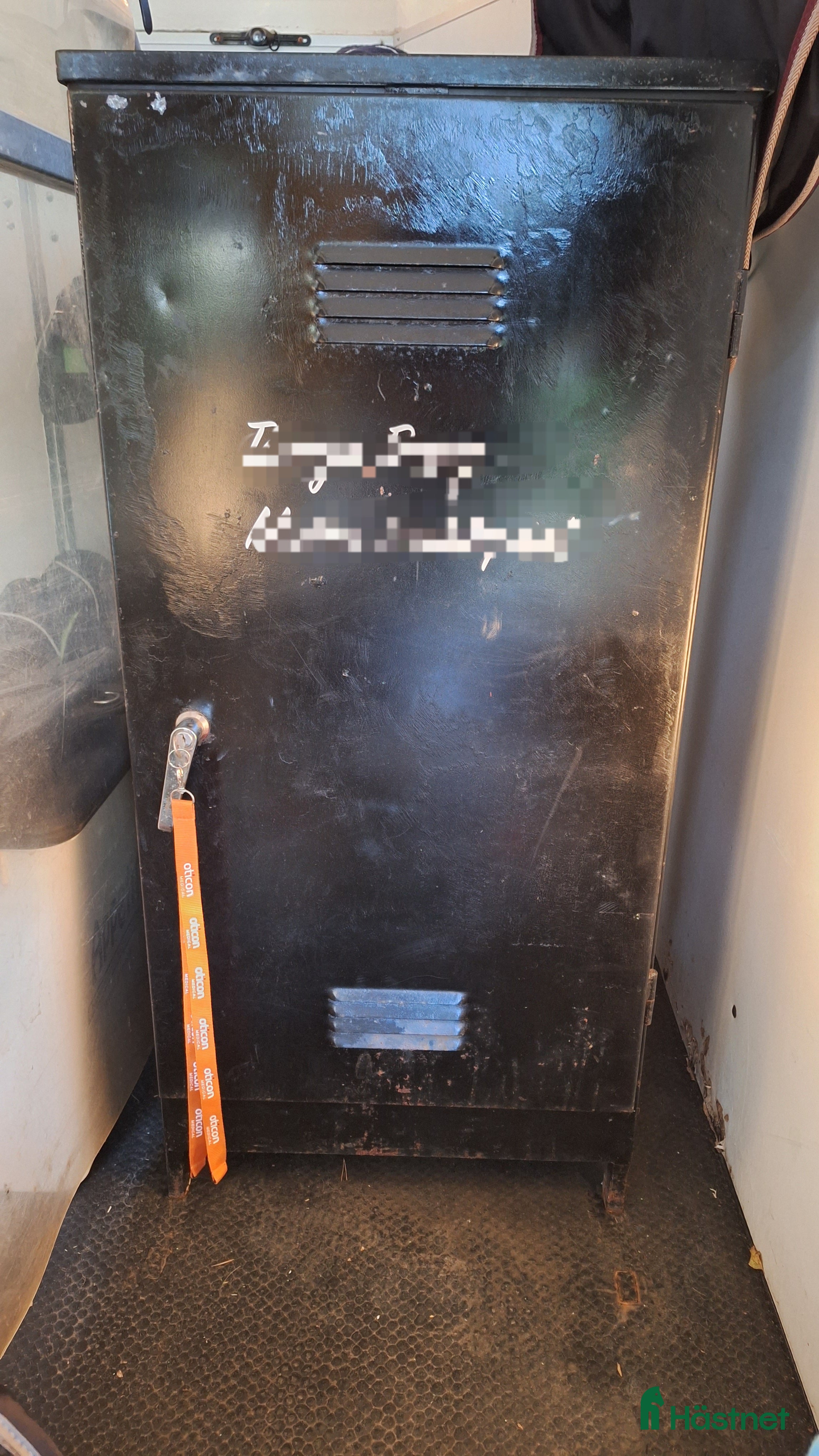 Övrig utrustning övrig utrustning till salu: Sadelskåp I plåt i Kvissleby - Annons 2