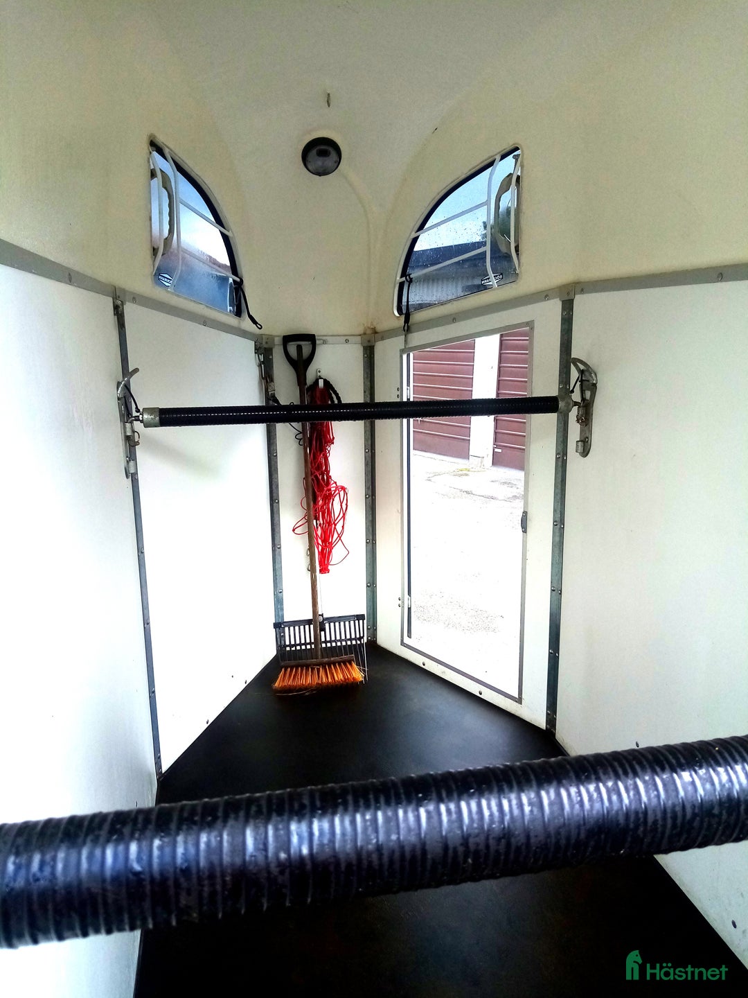 Hästtransporter  fordon & transport till salu: Hästsläp Böckmann Uno (för en häst). i Järfälla - Annons 3