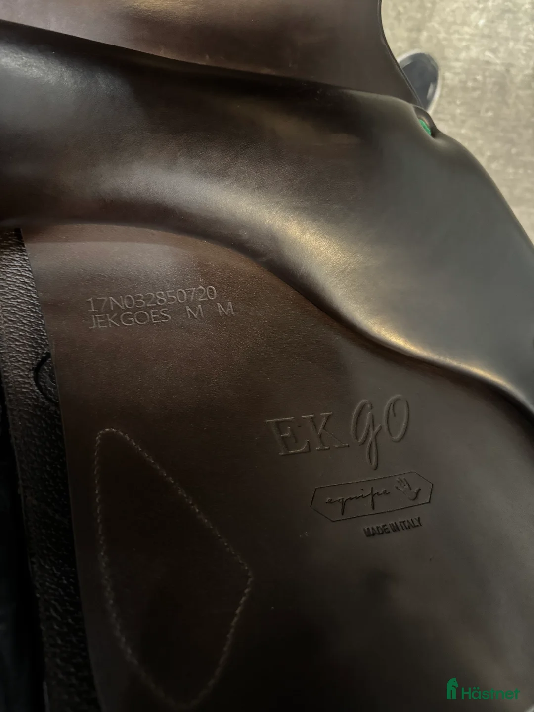 Sadlar hästutrustning till salu: Supersnygg unik equipe sadel  i Kungsbacka - Annons 9