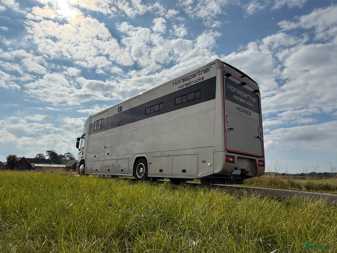 Hästlastbilar  fordon & transport till salu: Exklusiv 6-hästars Scania hästlastbil Horsepartner i Laholm - Annons 4