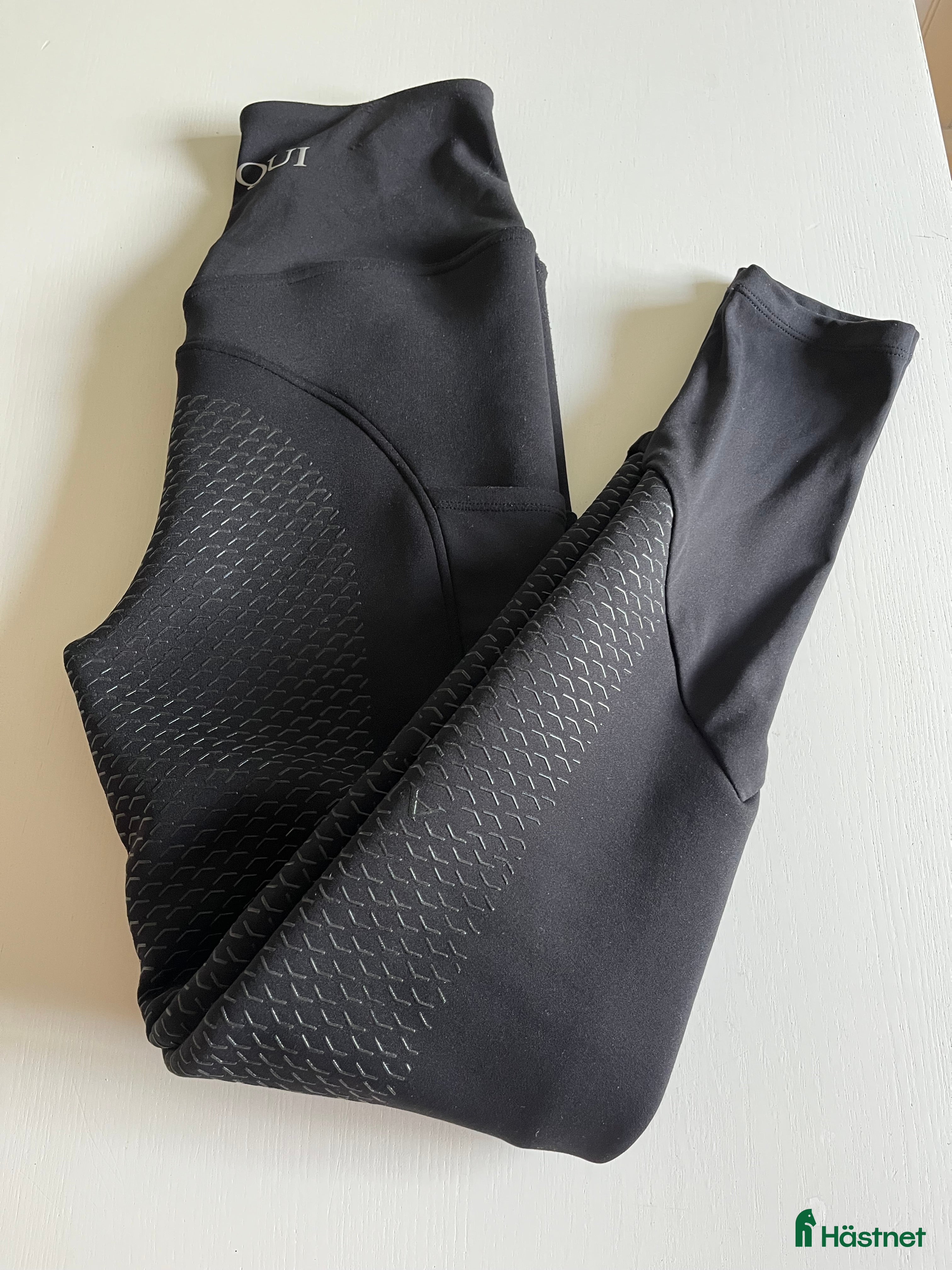 Ridbyxor ryttarutrustning till salu: Fodrade svarta ridbyxor från Alequi i Gammalkil - Annons 8