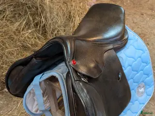 Sadlar hästutrustning 15" Knights Robin Hood Elite - Annons 1