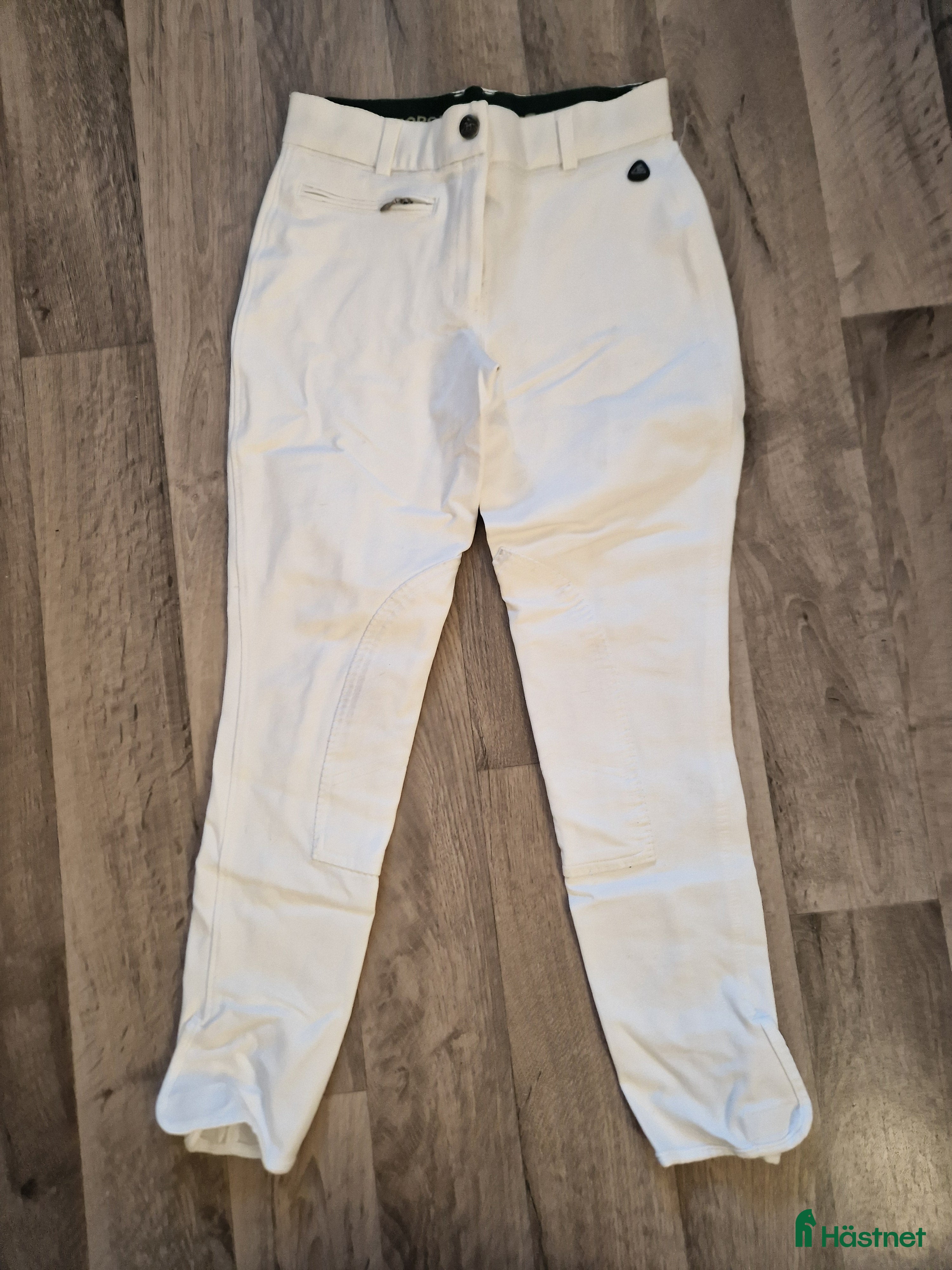 Ridbyxor ryttarutrustning till salu: vita ridbyxor i Hallstahammar - Annons 24