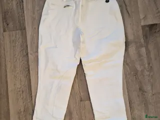 Ridbyxor ryttarutrustning till salu: vita ridbyxor i Hallstahammar - Annons 5