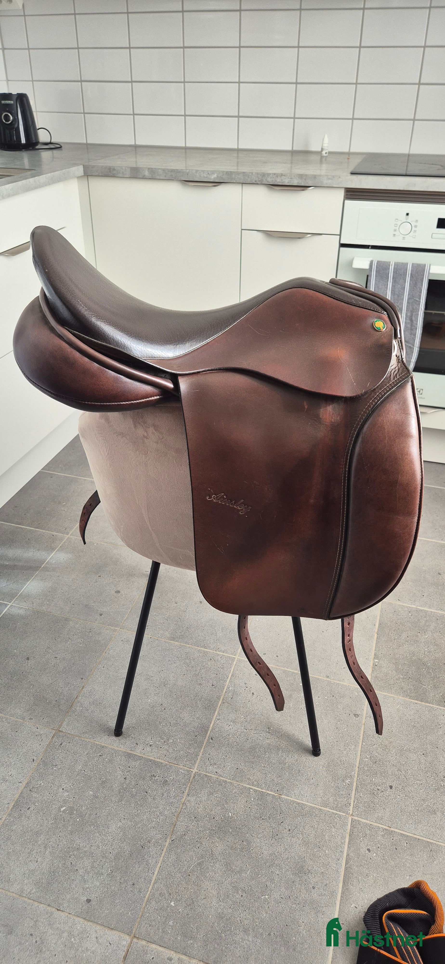 Sadlar hästutrustning till salu: Dressyrsadel 18tum  i Anderslöv - Annons 22