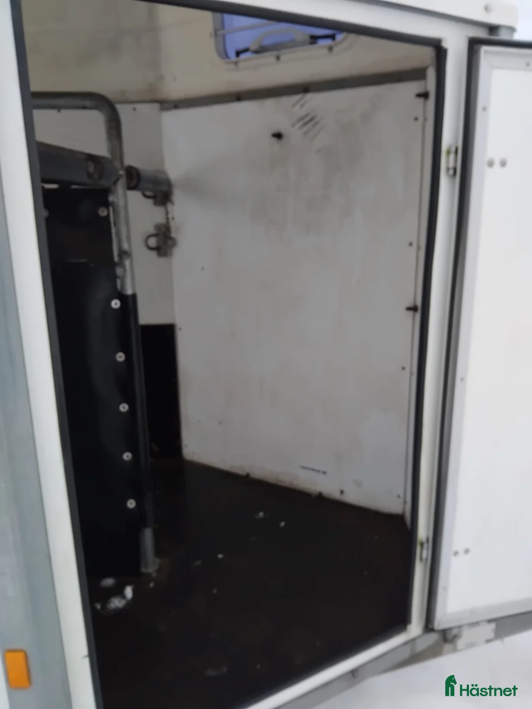 Hästtransporter  fordon & transport till salu: Hög lastvikt,kompositgolv o pris inkl moms - Annons 6