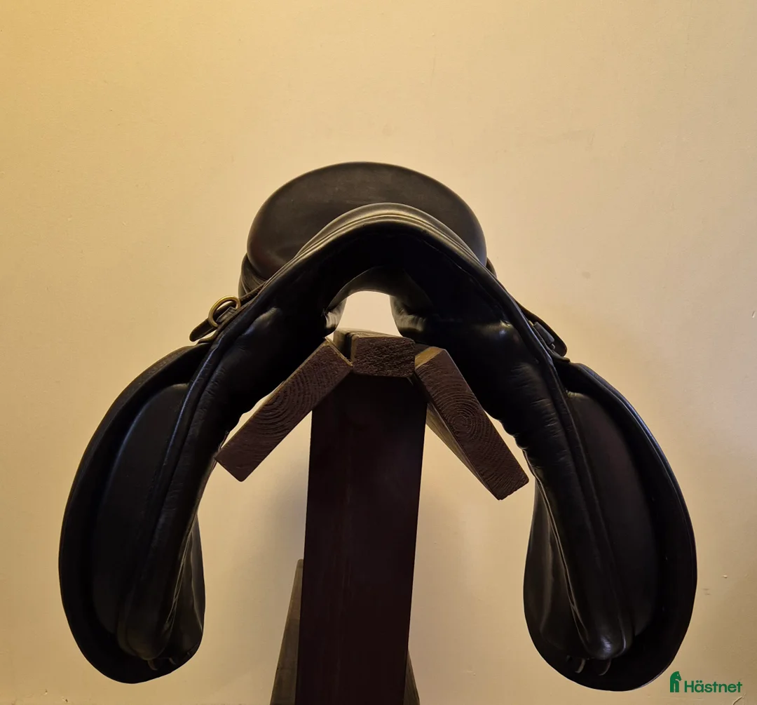 Sadlar hästutrustning till salu: Knights King Edward  i Allerum - Annons 2