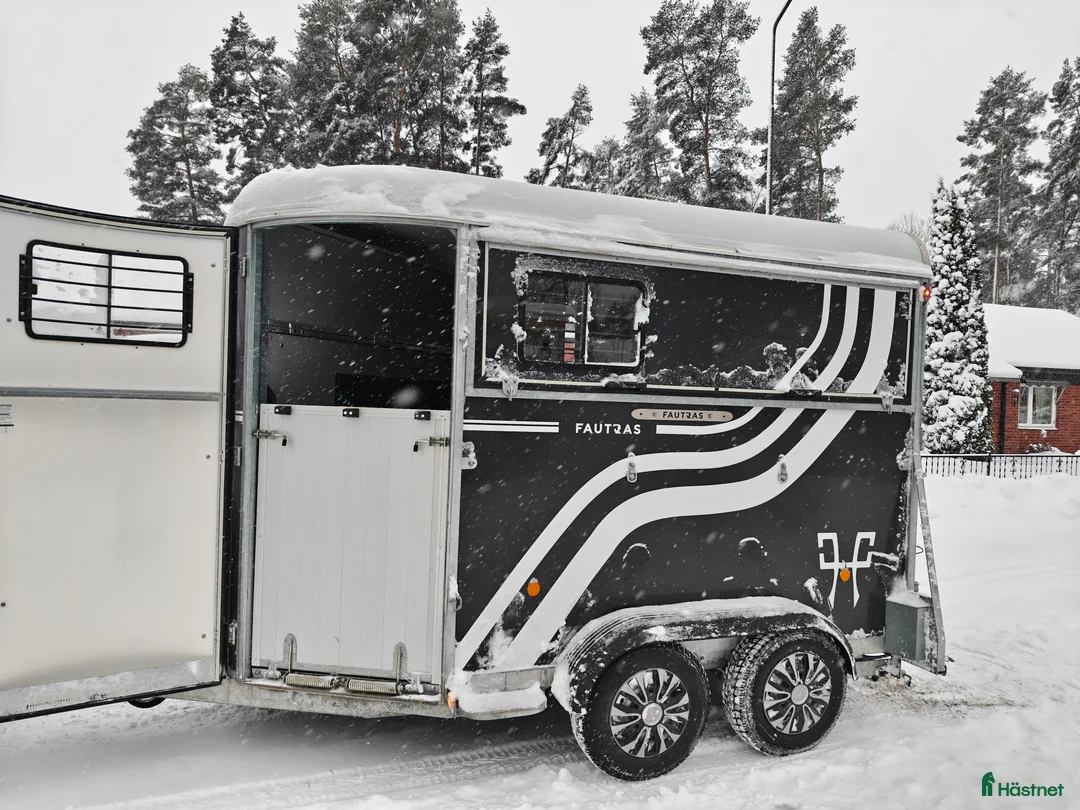 Hästtransporter  fordon & transport till salu: Fransk premium transport Fautras Oblic+2 i Kumla - Annons 4