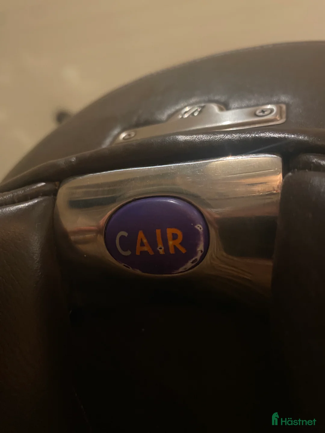 Sadlar hästutrustning till salu: Mycket fin Bates dressyrsadel! i Tranås - Annons 8