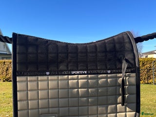 Schabrak & Vojlockar hästutrustning till salu: Es schabrak i Huskvarna - Annons 1