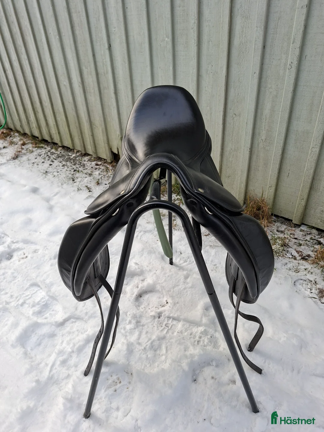 Sadlar hästutrustning till salu: Childeric Dac 17,5 tum i Fjärås - Annons 3