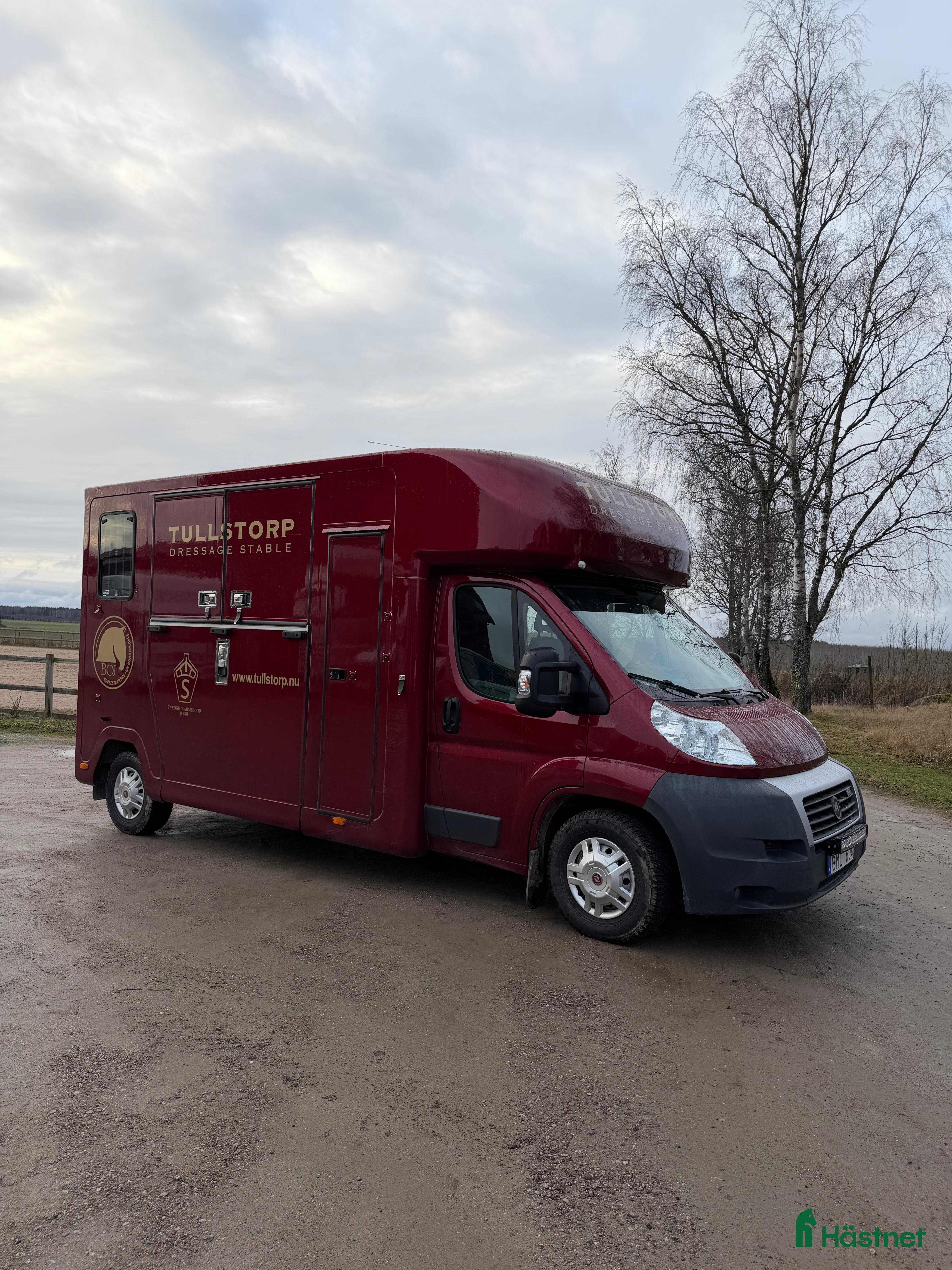 Hästlastbilar  fordon &amp; transport till salu: Boj Hästlastbil med Bodel B-körkort  i Västerås - Annons 2