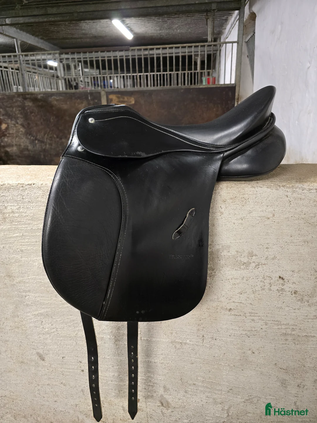 Sadlar hästutrustning till salu: Dressyrsadel för den lilla ryttaren  - Annons 2