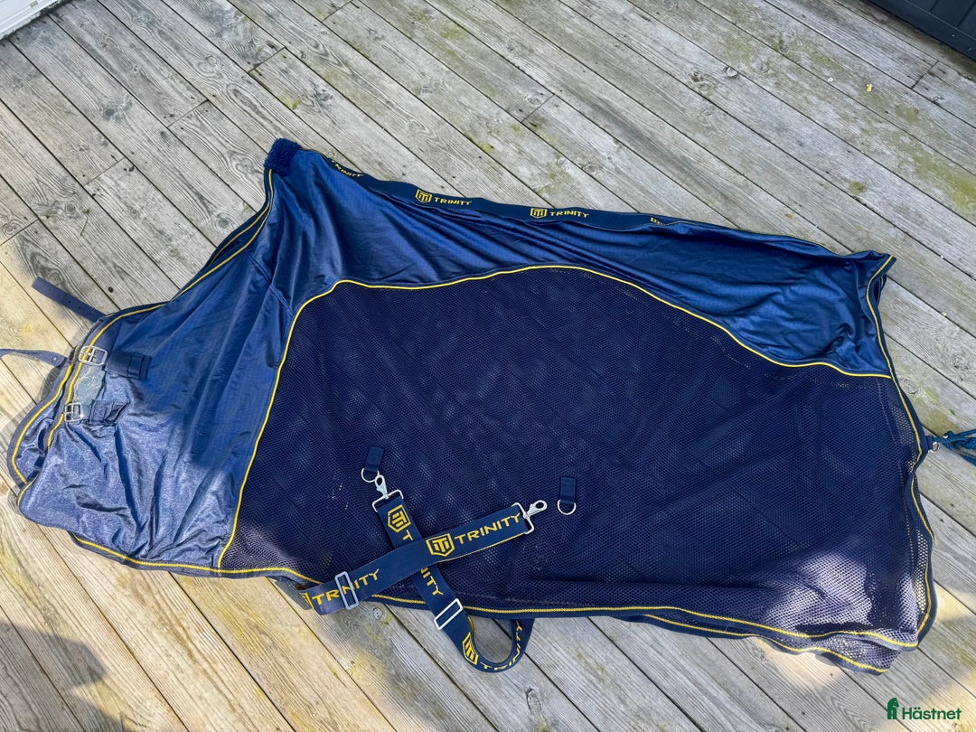 Täcken hästutrustning till salu: Trinity netcooler, stl 125 i Kungälv - Annons 1