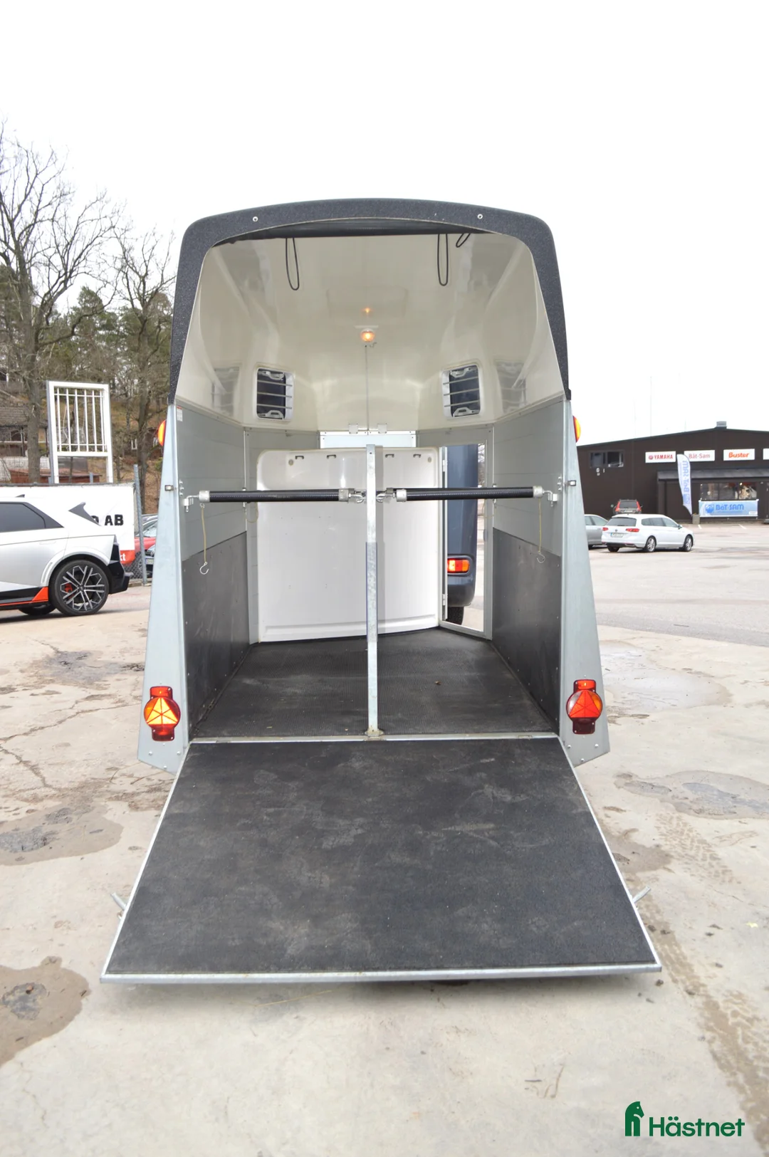 Hästtransporter  fordon & transport till salu: Humbaur Equitos Alu Sadelkammare Totalvikt 1600 kg i Kvicksund - Annons 2
