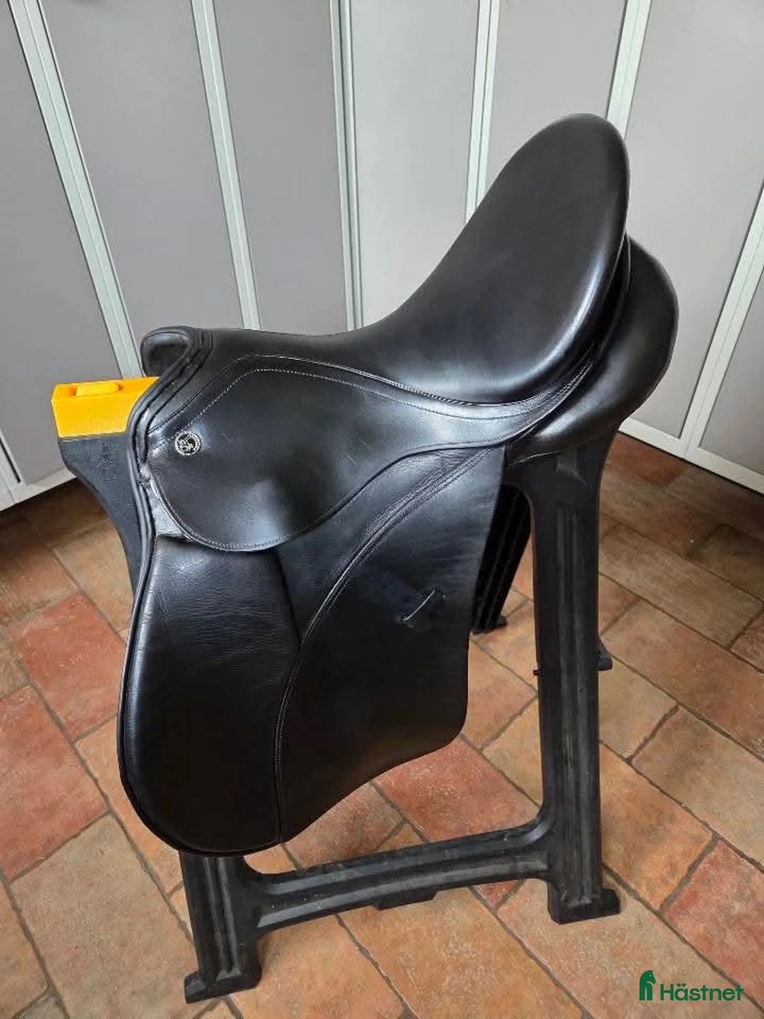 Sadlar hästutrustning till salu: Kvalitetssadel Kieffer München-mycket fint skick - Annons 1