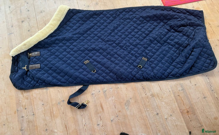 Täcken hästutrustning till salu i Höllviken - Annons 9