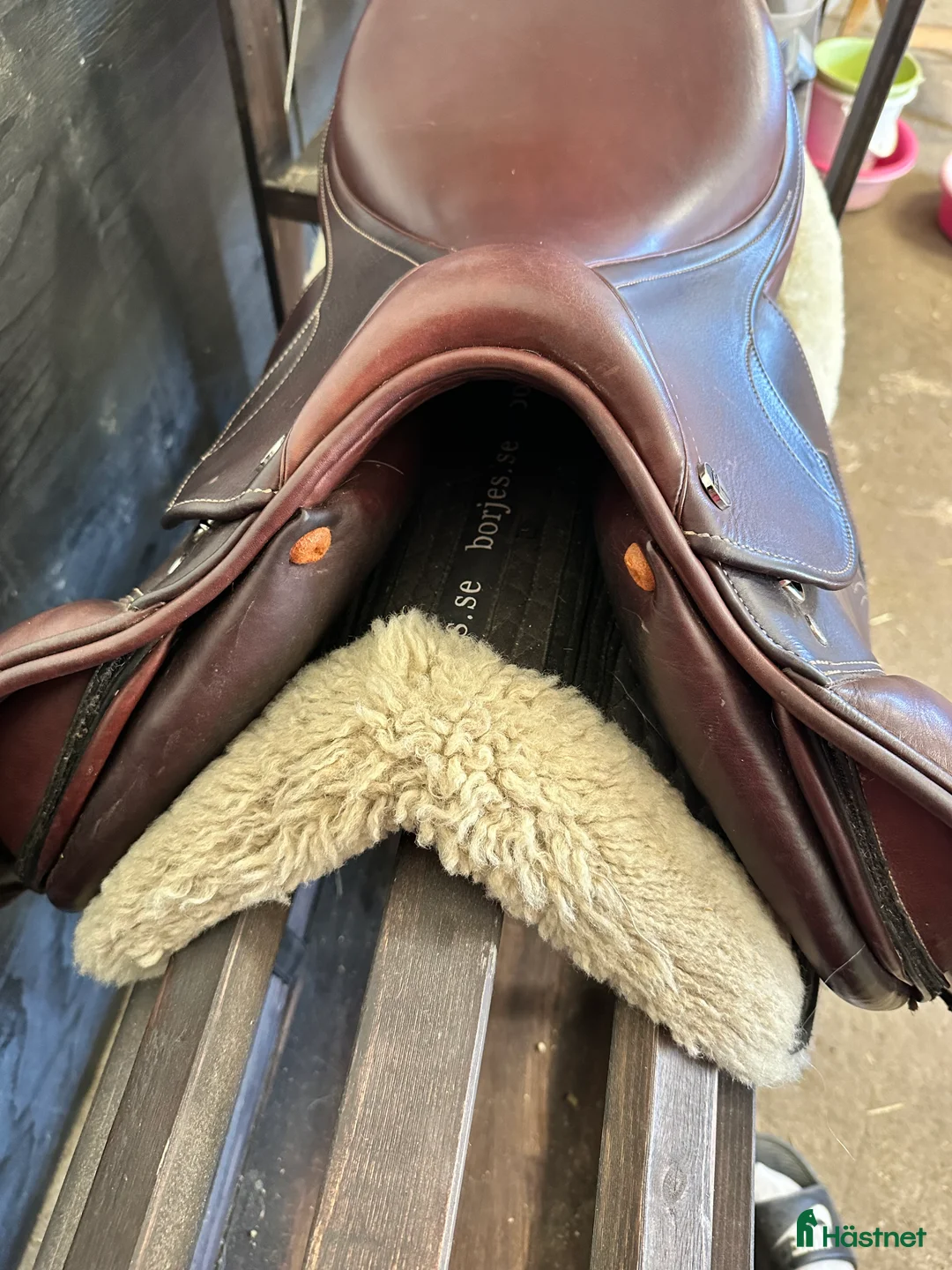 Sadlar hästutrustning till salu: Tech 1 hoppsadel nästintill ny  i Vintrosa - Annons 3