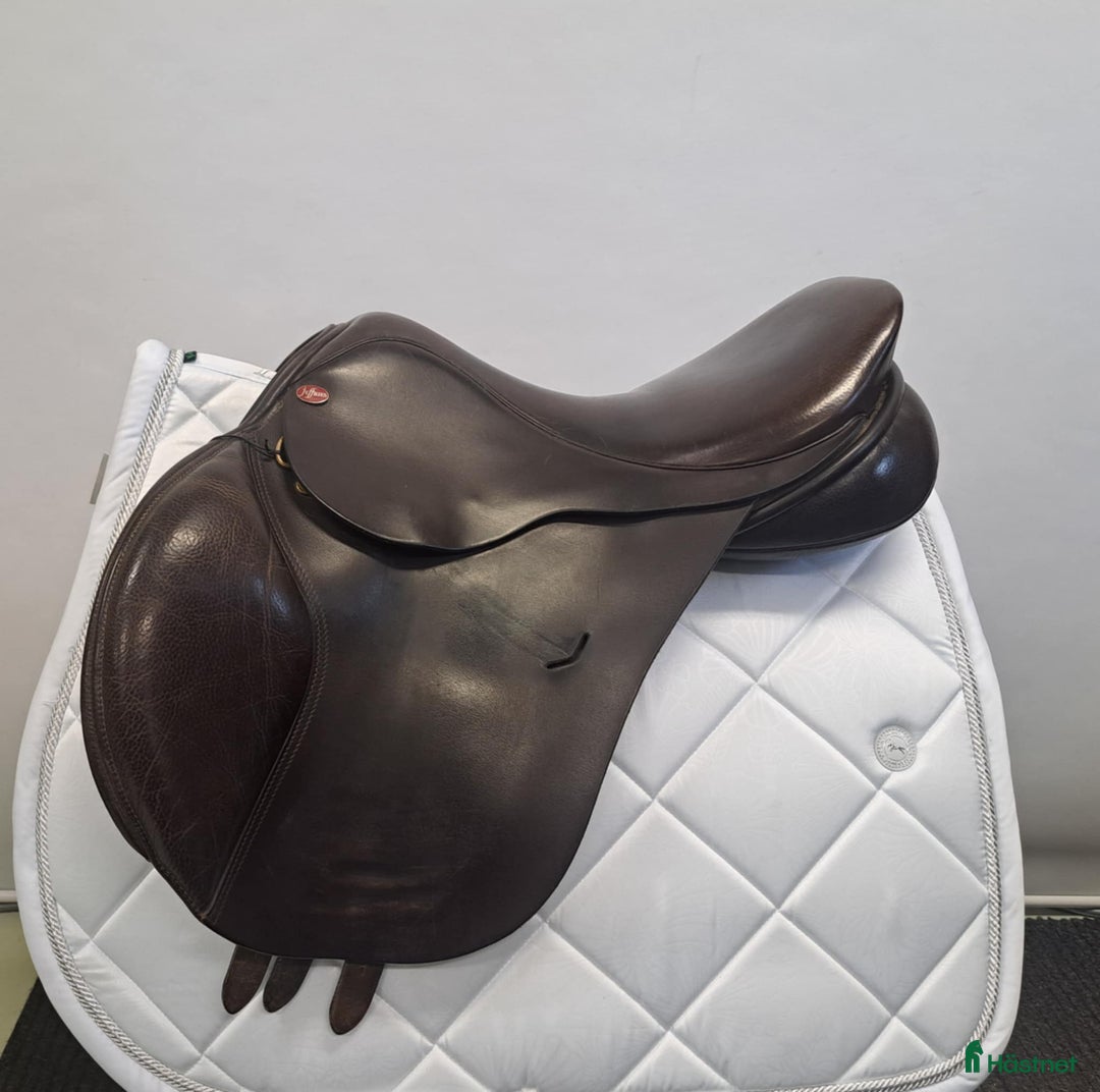 Sadlar hästutrustning till salu: Jeffries Falcon 16,5 i Färnäs - Annons 1