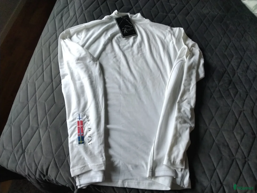 Övrigt Ridkläder ryttarutrustning till salu: Vit tävlingspolo i Ekeby - Annons 5