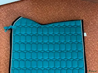 Schabrak & Vojlockar hästutrustning Dressyr schabrak QHP flera färger i Älvsered - Annons 1