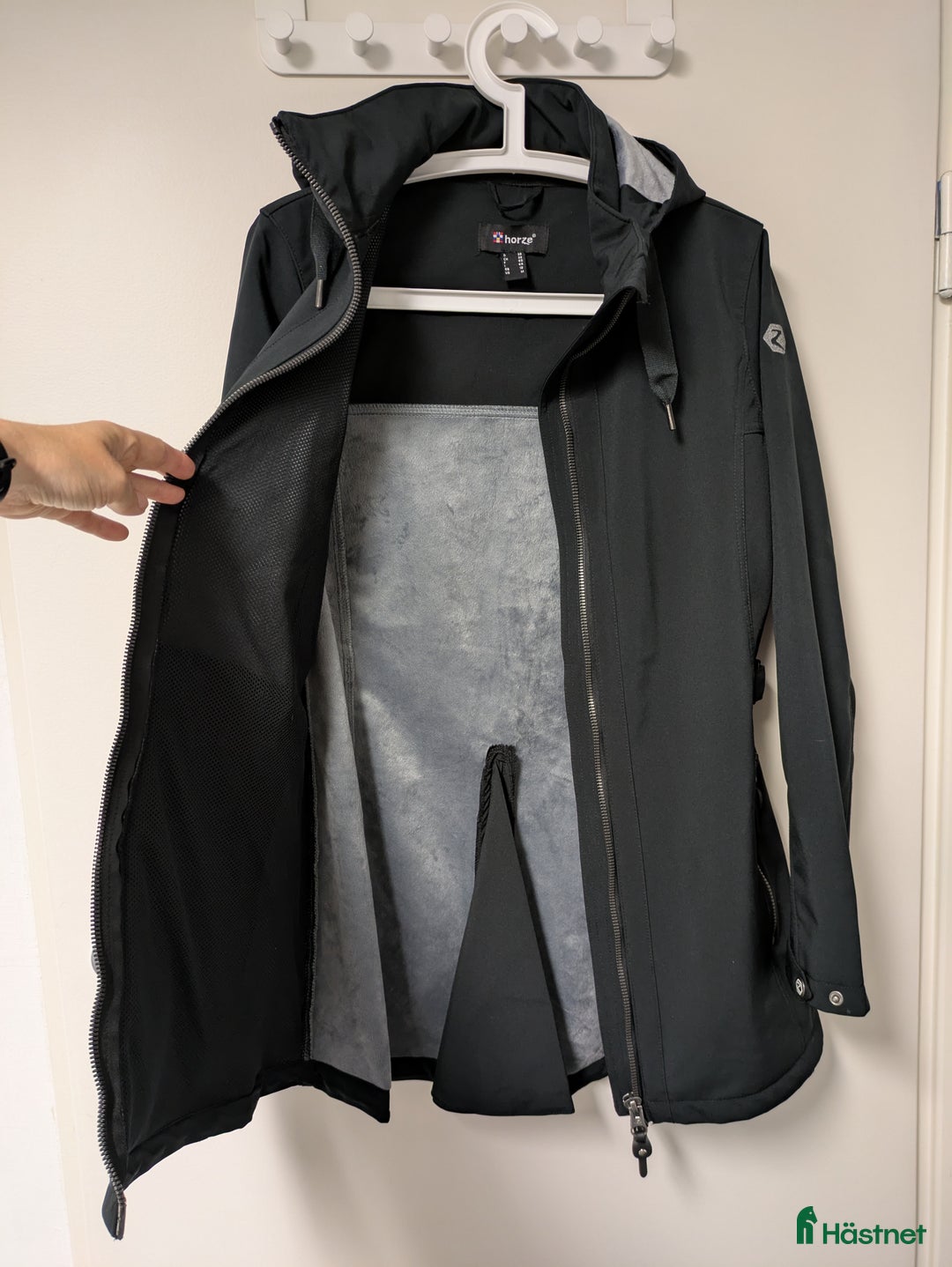 Jackor & Kavajer ryttarutrustning till salu: Horze Softshellridjacka  i Umeå - Annons 4