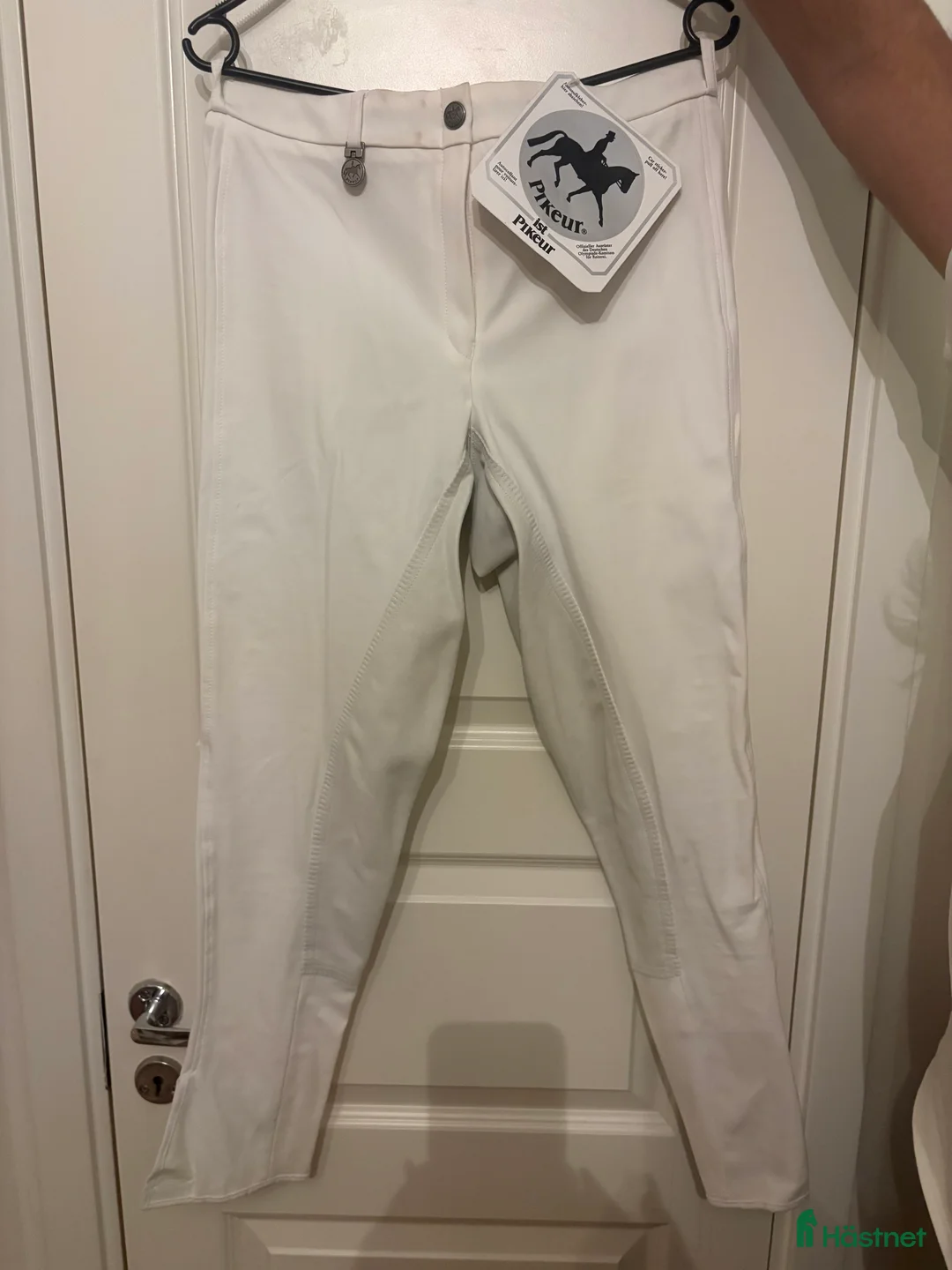 Ridbyxor ryttarutrustning till salu: Vita helskodda pikeur ridbyxor  - Annons 1