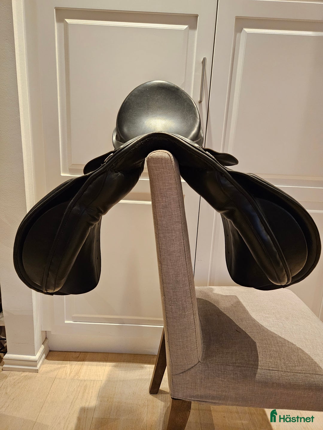 Sadlar hästutrustning till salu: 17'' Sommer Allroundsadel i Österbybruk - Annons 3