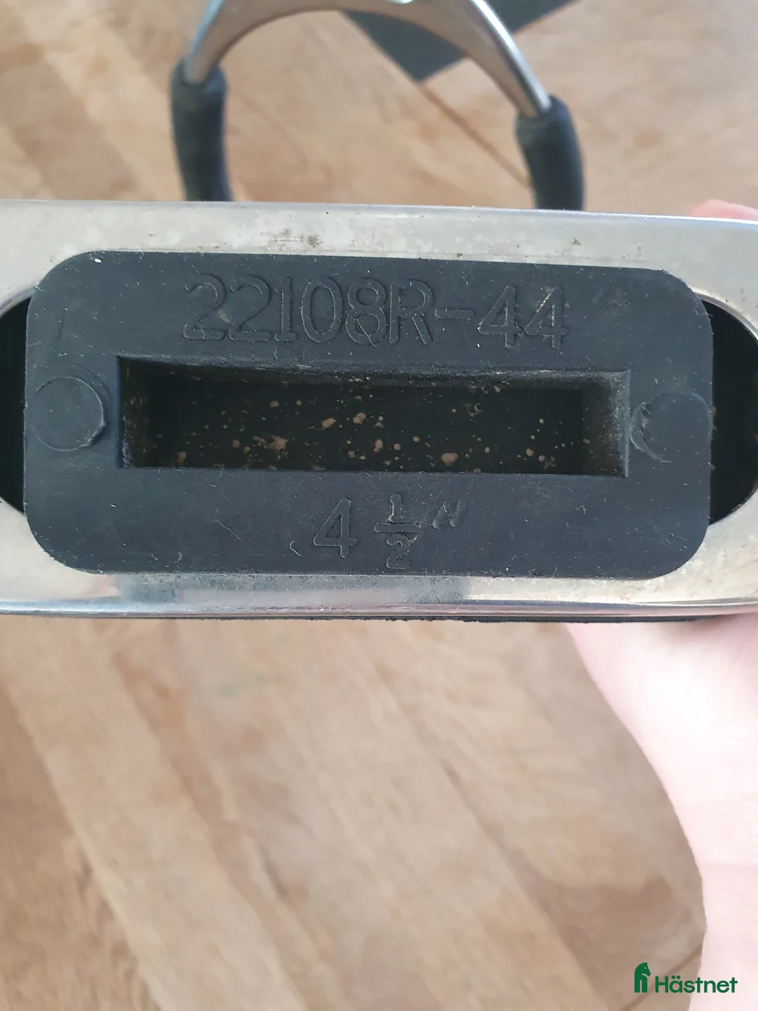 Stigbyglar hästutrustning till salu: Fina flexibla stigbyglar - Annons 2