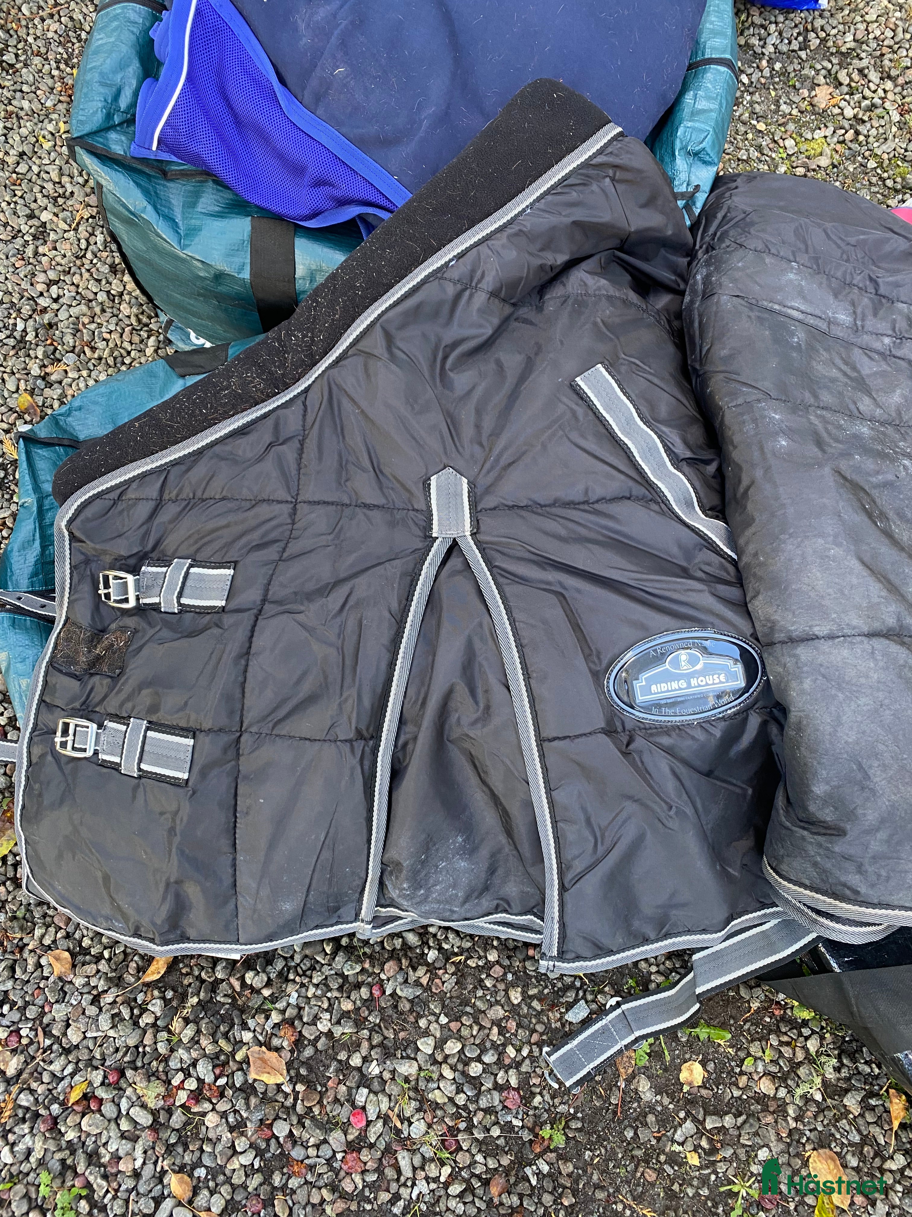 Täcken hästutrustning till salu: Riding house stalltäcke 155cm i Skå - Annons 3