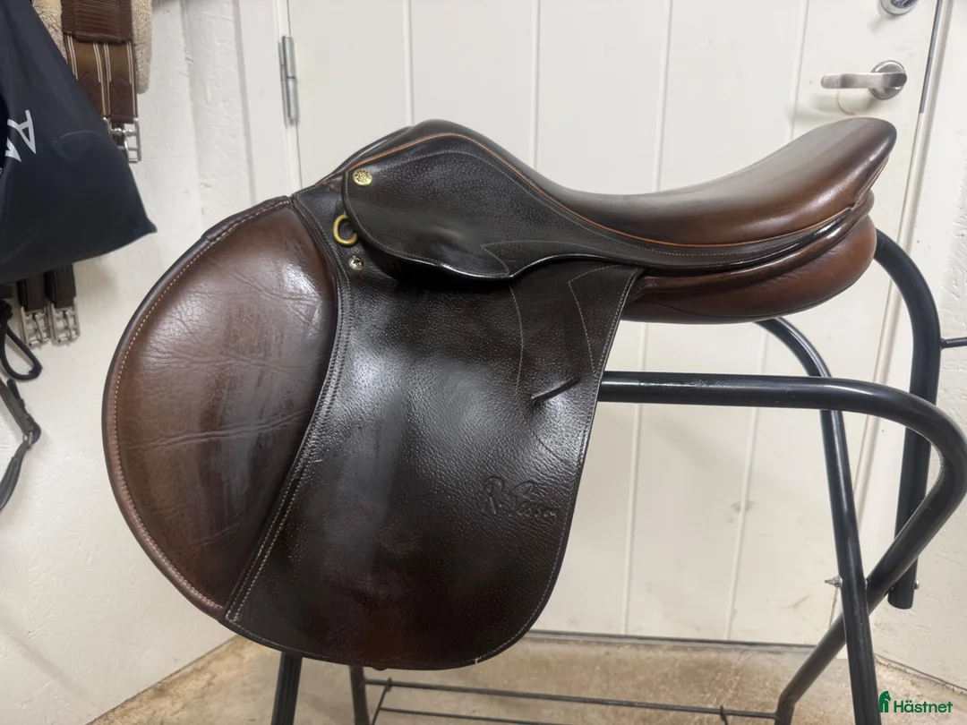 Sadlar hästutrustning till salu: Pessoa Gen-x Elite 16” - Annons 1