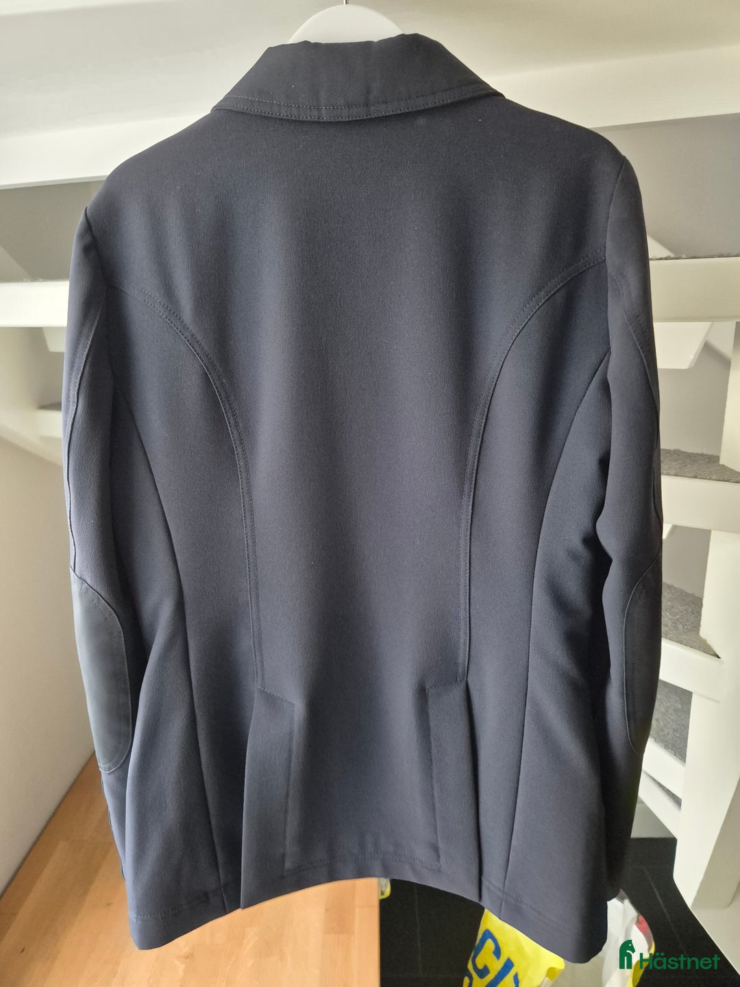 Jackor & Kavajer ryttarutrustning till salu: Equiline tävlingskavaj junior i Kisa - Annons 2