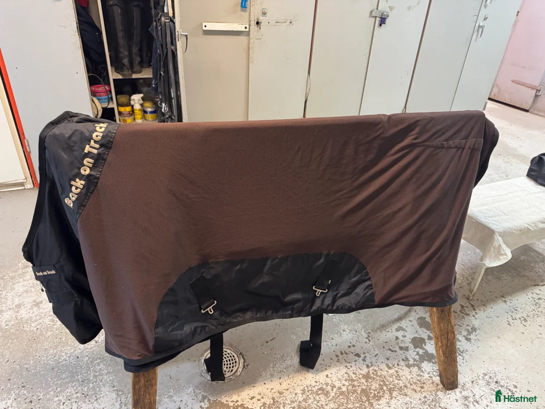 Täcken hästutrustning till salu: Back on Track Royal Nättäcke - Annons 5