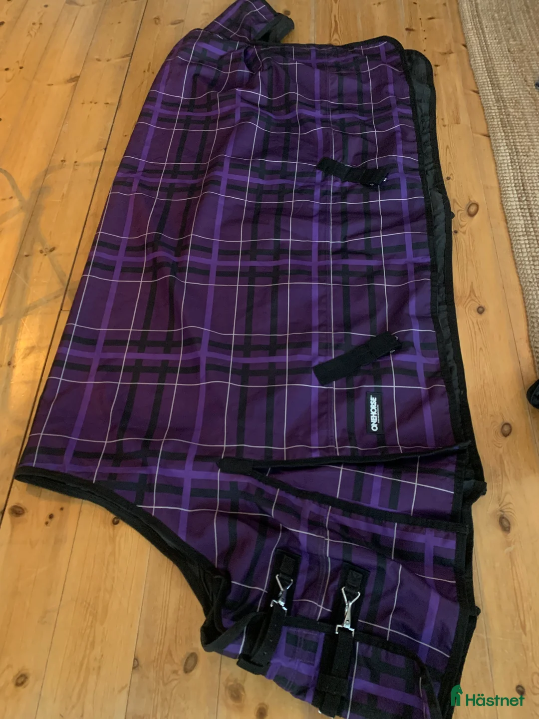 Täcken hästutrustning till salu: 🐴 OneHorse 1200D Regntäcke – 145 cm - Annons 2