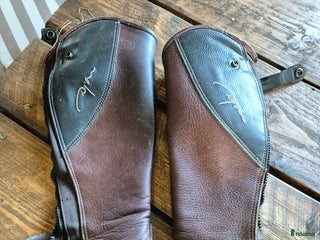 Ridstövlar ryttarutrustning till salu: Dyon chaps i Sölvesborg - Annons 19