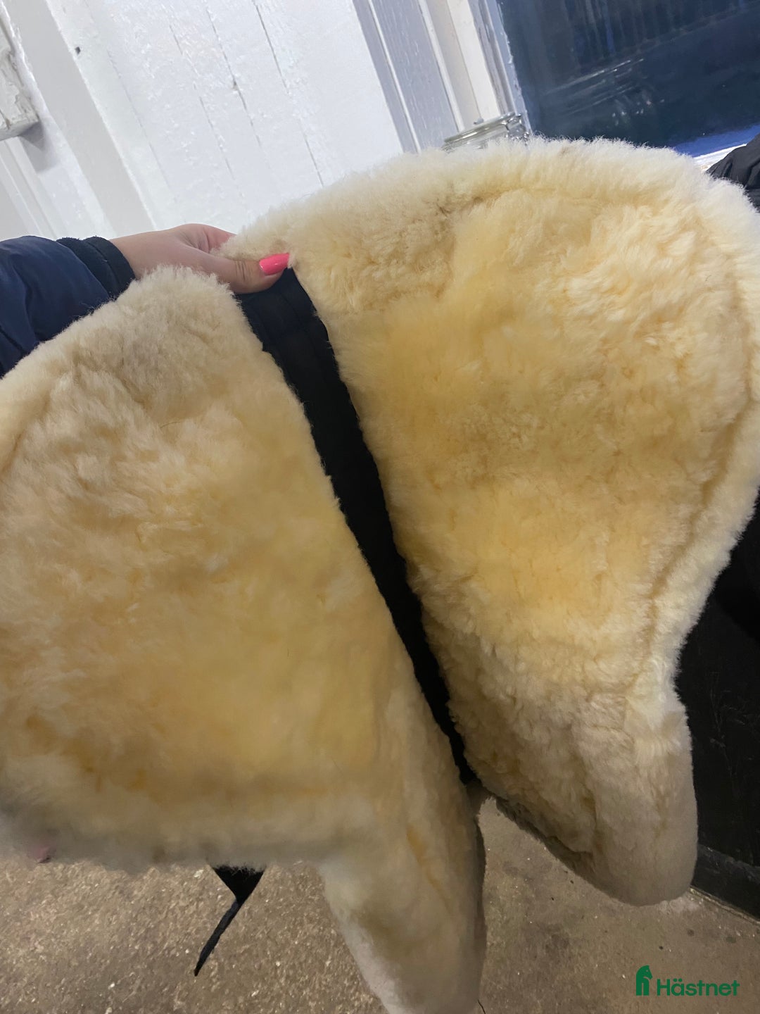 Sadeltillbehör hästutrustning till salu: Fårskinnspad i Huskvarna - Annons 2