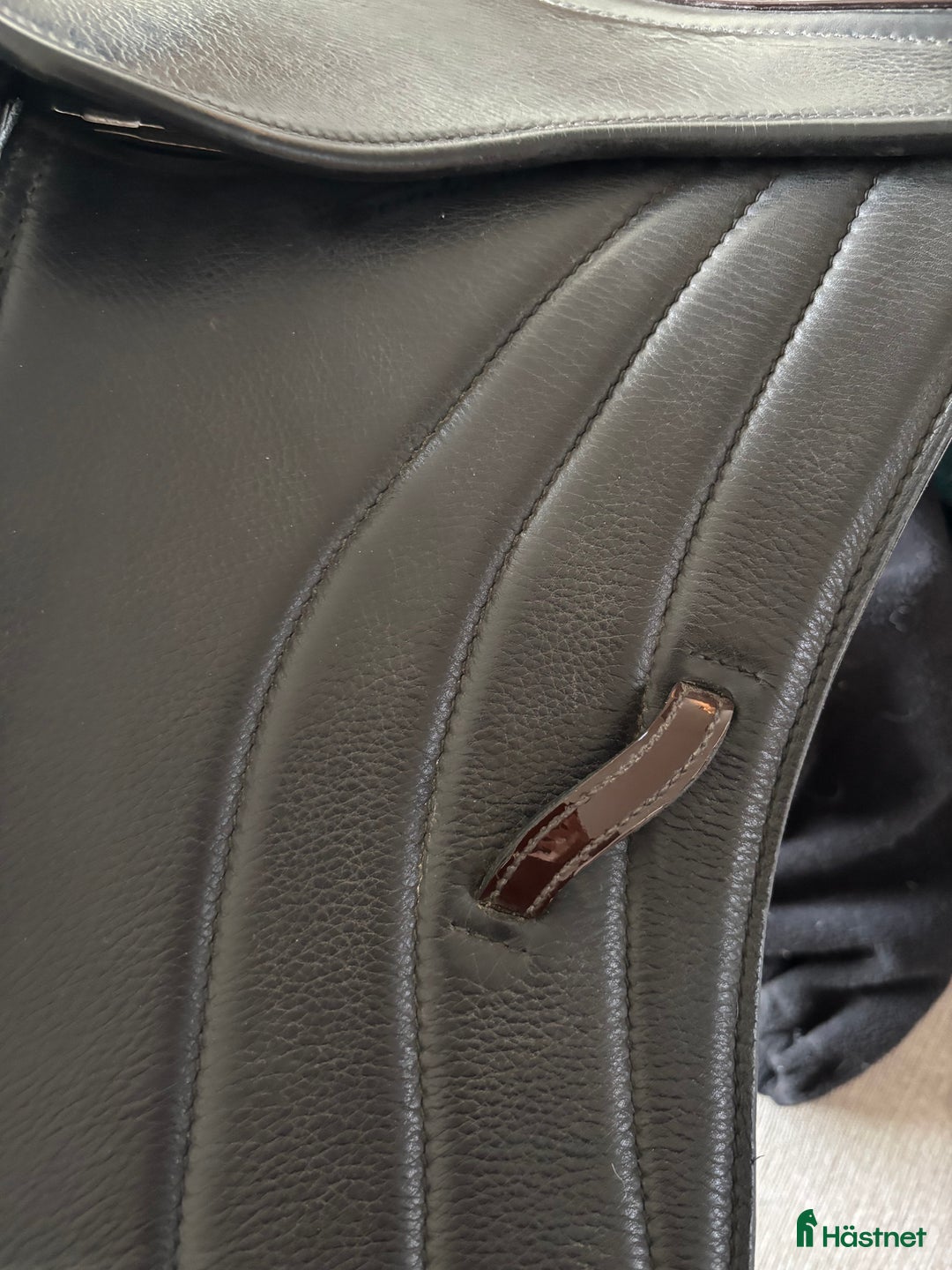 Sadlar hästutrustning till salu: Dressyrsadel Jeffries i Bromma - Annons 4