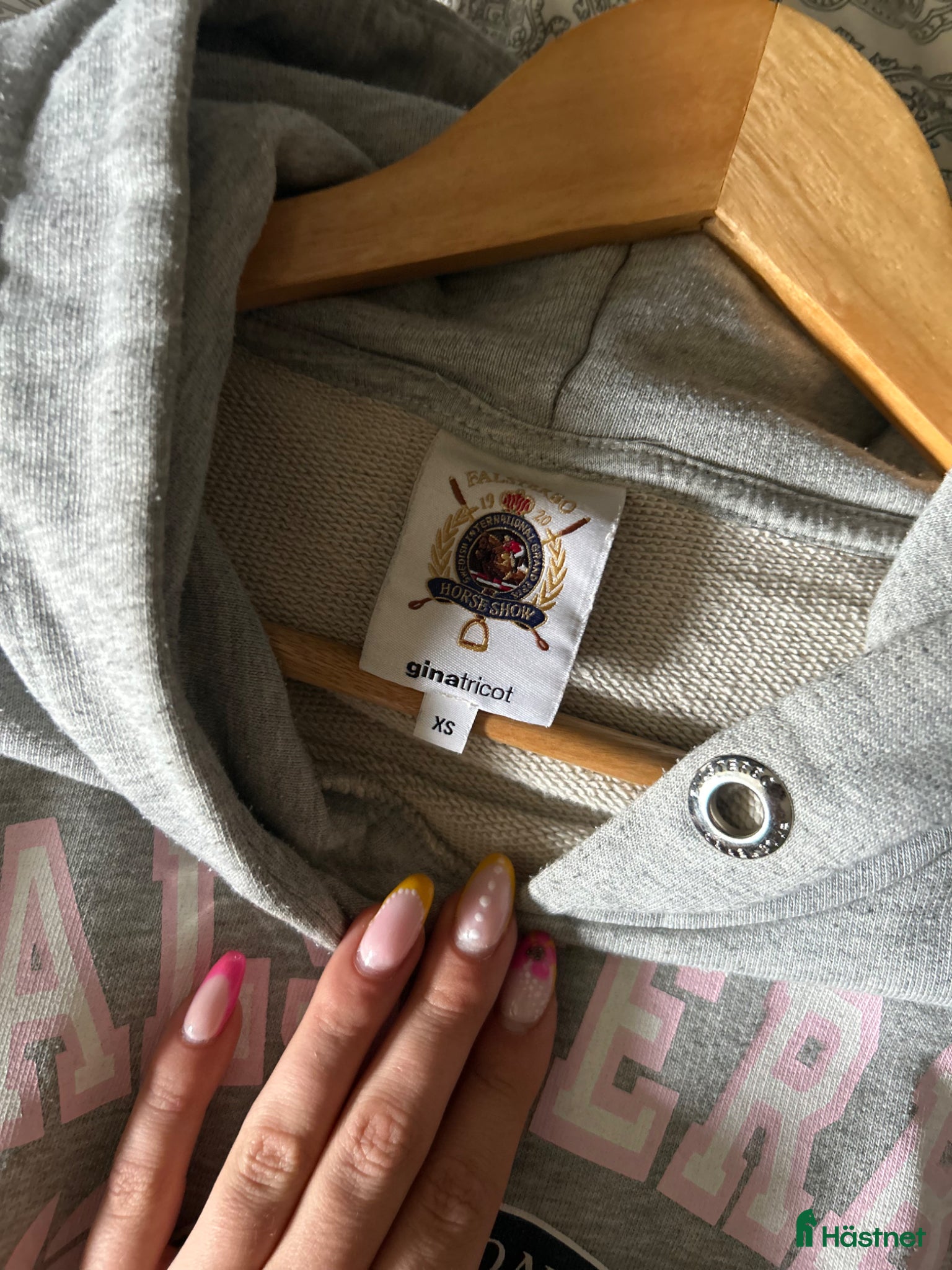 Övrigt Ridkläder ryttarutrustning till salu: Falsterbo hoodie och pikétröjor! - Annons 19