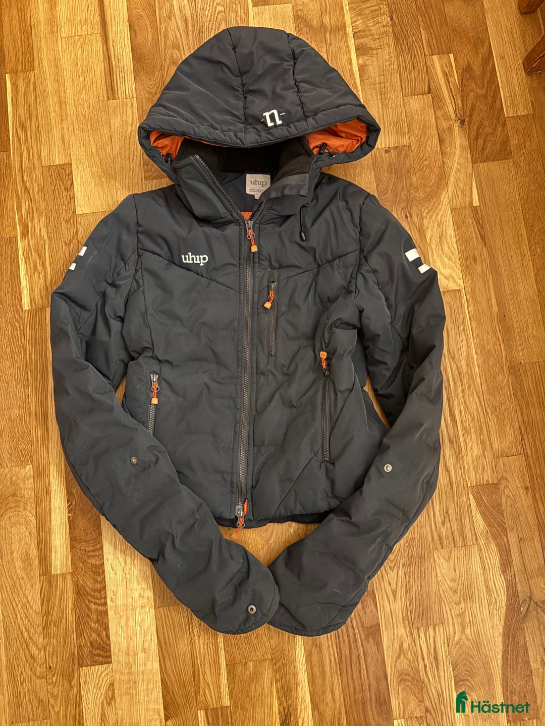 Jackor & Kavajer ryttarutrustning till salu: Uhip jacka och kjol  i Visby - Annons 2