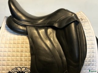 Sadlar hästutrustning till salu: Dressyrsadel Antares Concept 17,5" i Uppsala - Annons 17