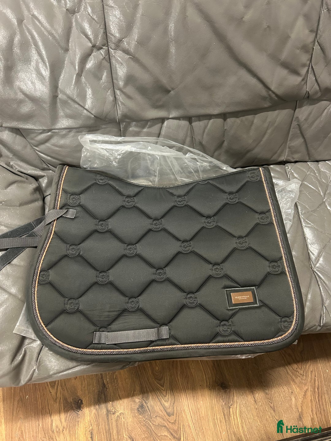 Schabrak & Vojlockar hästutrustning till salu: Equestrian Stockholm set i Landvetter - Annons 2