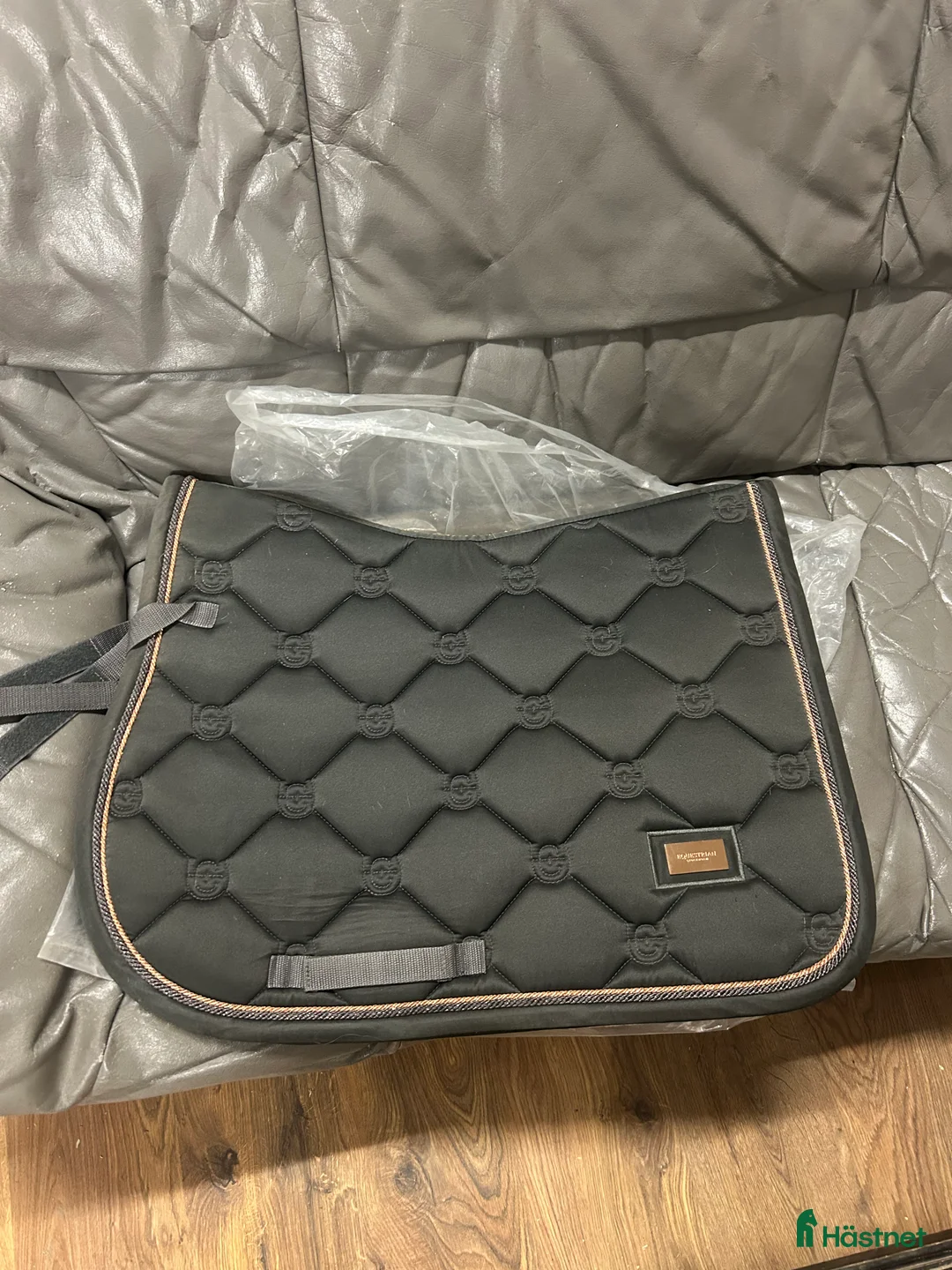 Schabrak & Vojlockar hästutrustning till salu: Equestrian Stockholm set - Annons 2