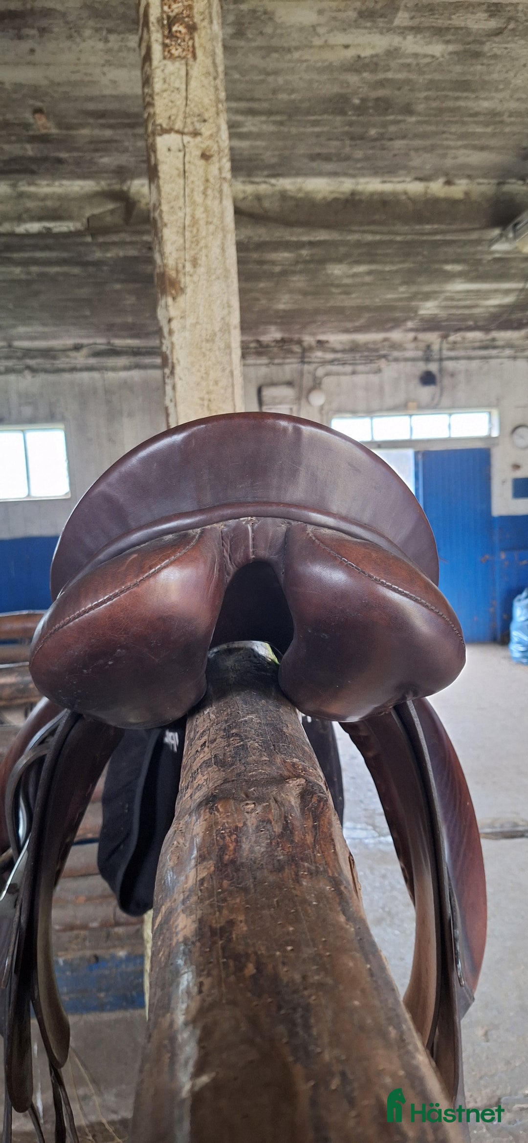 Sadlar hästutrustning till salu: Hubertus dressyr sadel i Norrköping - Annons 3