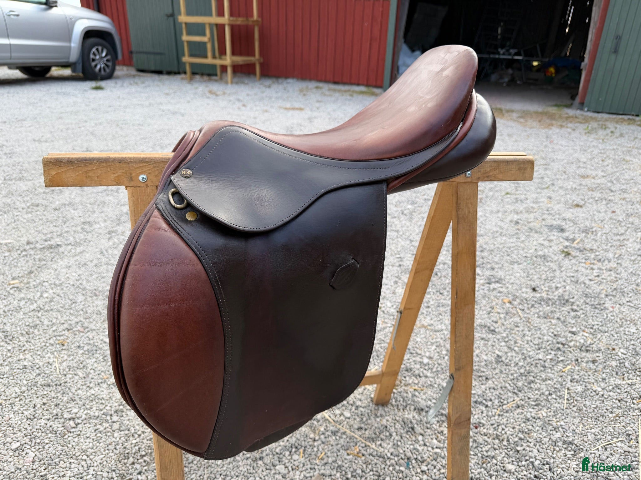 Sadlar hästutrustning Henri de Rivel hoppsadel 17,5” – brun - Annons 2