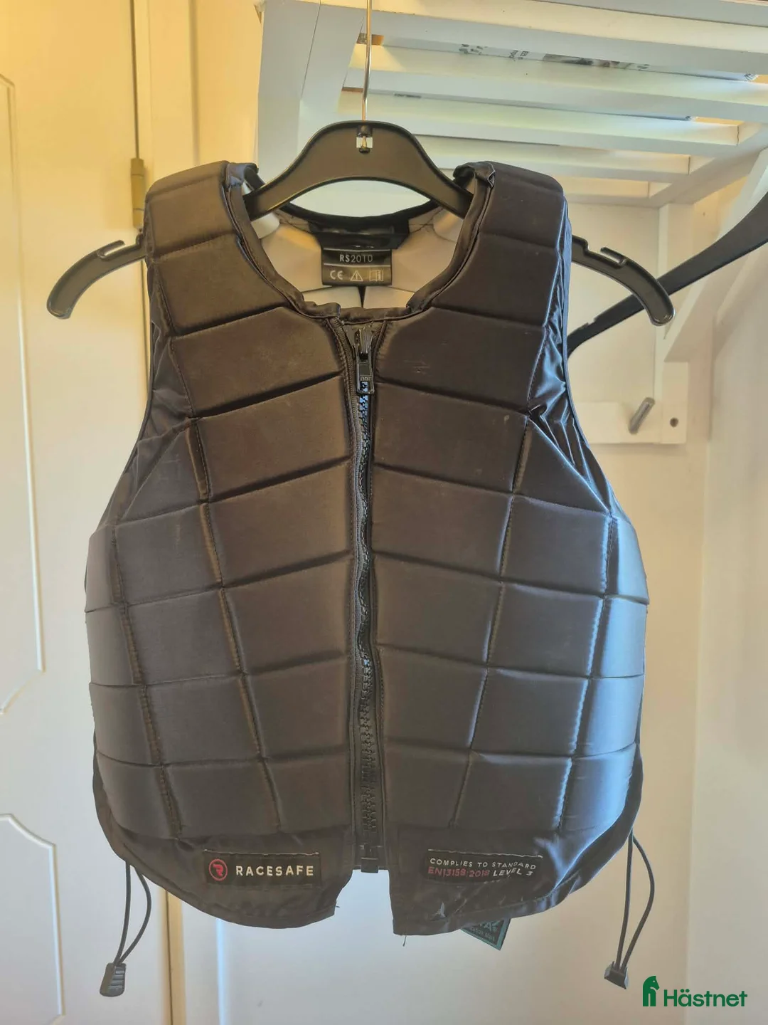 Säkerhetsvästar ryttarutrustning till salu: Racesafe vuxen och barn - Annons 2