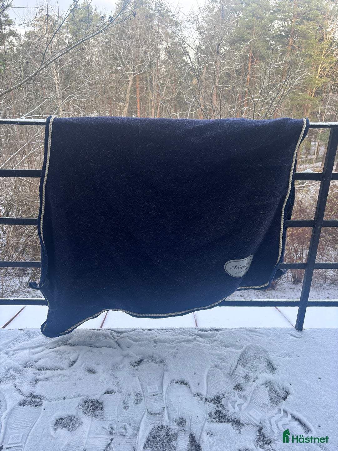 Täcken hästutrustning till salu: Mantorp ClassIc Ylle ländtäcke  i Bromma - Annons 1