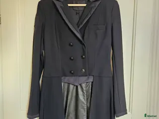 Jackor & Kavajer ryttarutrustning till salu: Cavalleria Toscana frack i Vessigebro - Annons 3